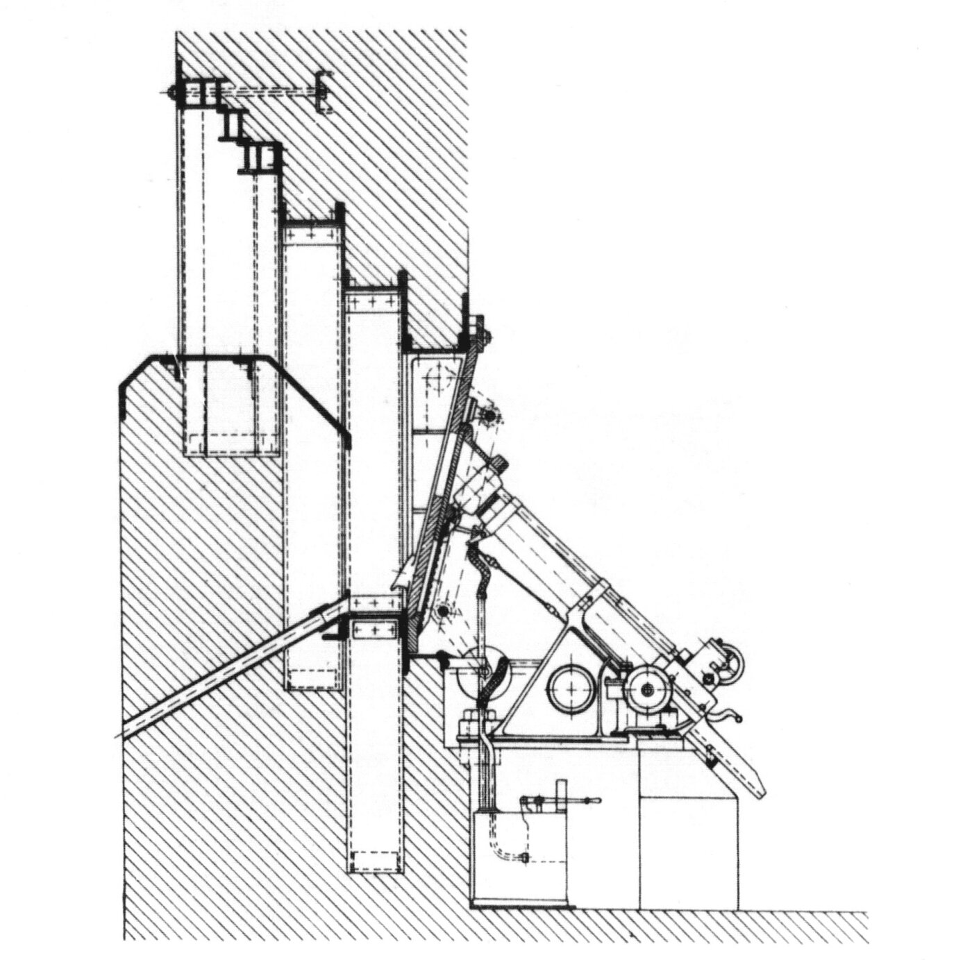 Denkschrift 1941 — 9 cm pevnostní minomet vz. 38 (zbraň G) v projektované pozici: pevný náměr 45°, regulace dostřelu změnou prachové náplně (public domain, amtliches Werk, OKH)