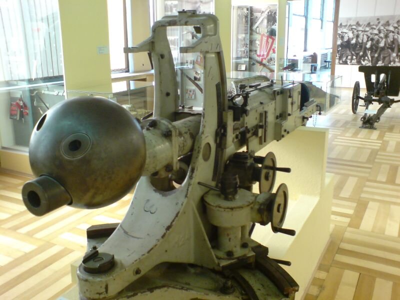 4 cm pevnostní kanón vz. 36 v expozici VHÚ Praha-Žižkov (foto Cyberpunx242, CC BY-SA 3.0, Wikimedia Commons)